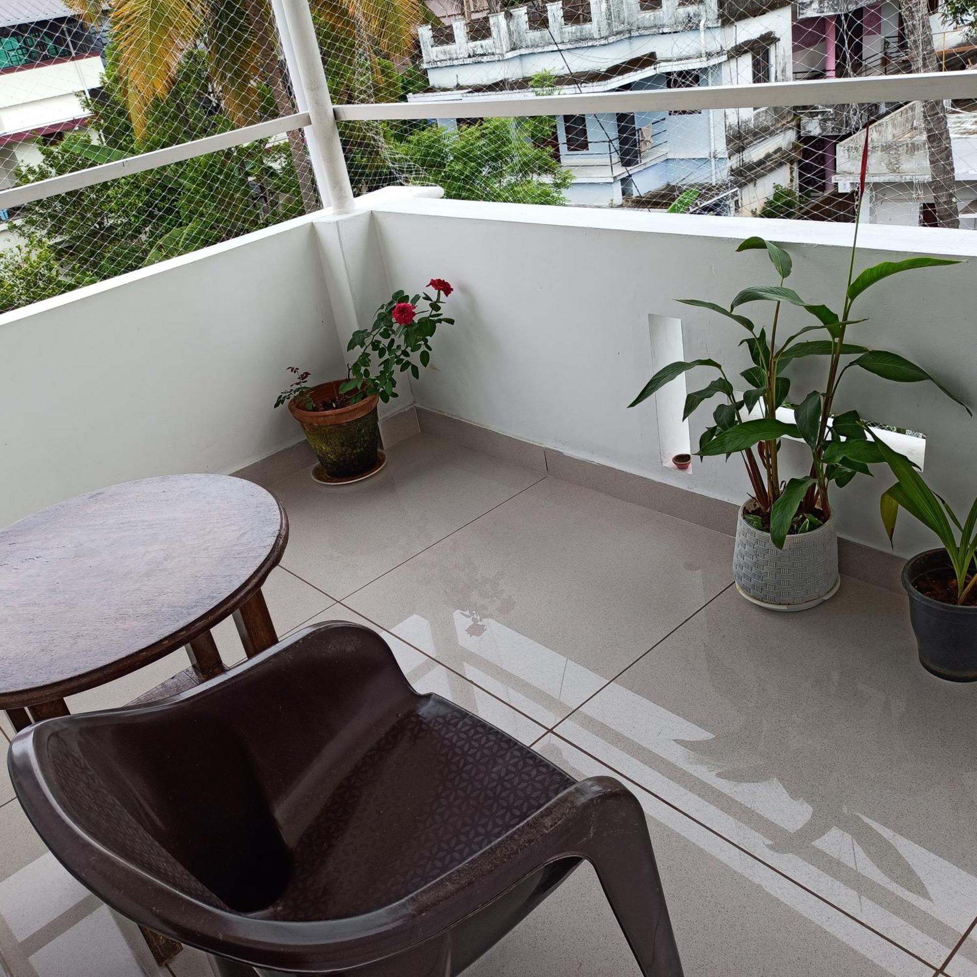 Bethesda Inn Kochi Exterior foto